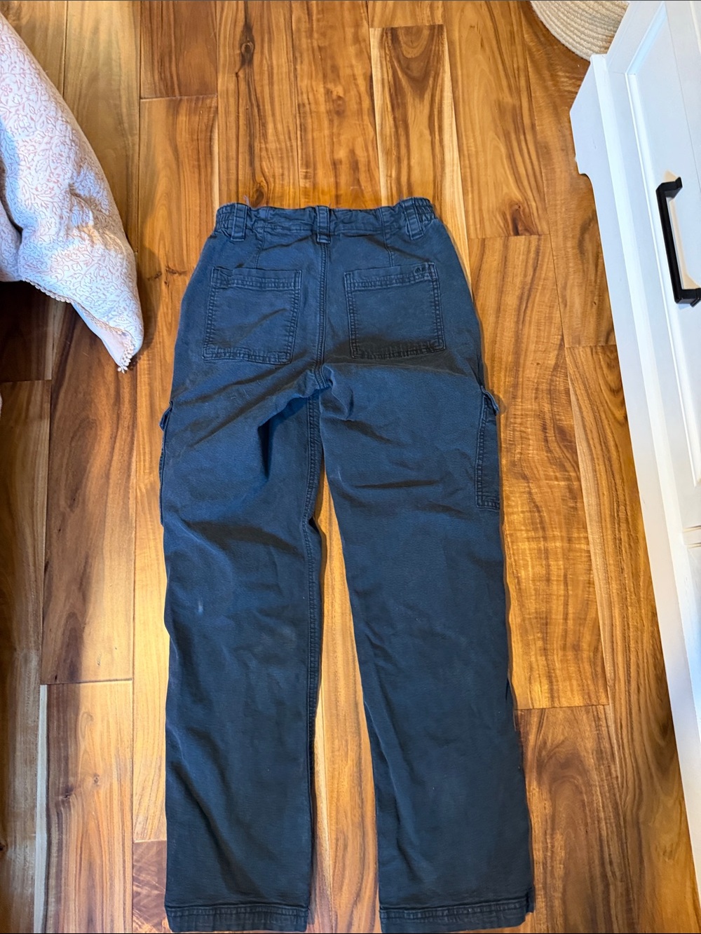 American Eagle Women’s Casual Cargo Pants - Black - Picture 4 of 4